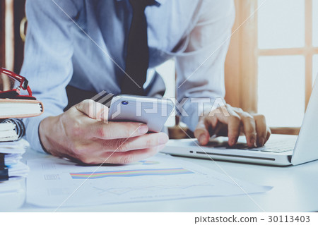 Businessman Working 30113403