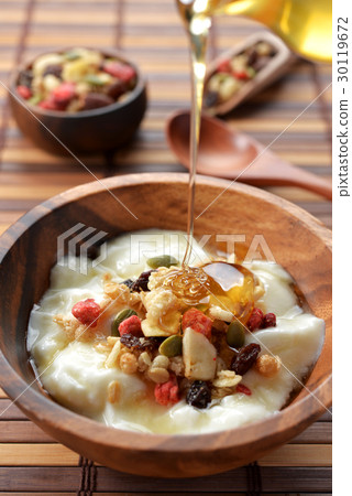 With yogurt and granola honey With yogurt and granola honey 30119672