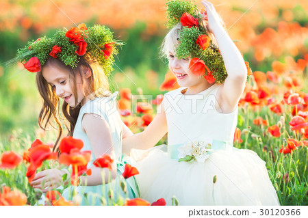 little girl model, poppies, summer fashion concept little girl model, poppies, summer fashion concept 30120366