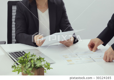 業務場景女性 業務場景女性 30124165