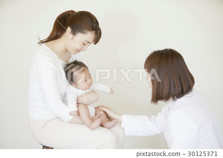 Infant examination 30125371
