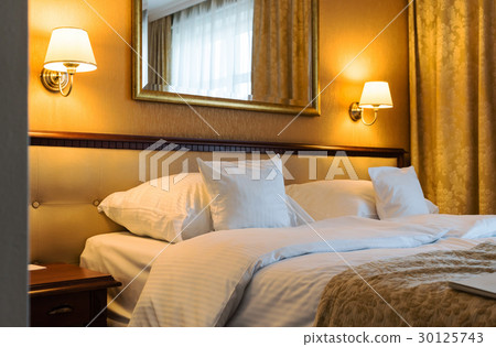 luxury hotel bedroom 30125743