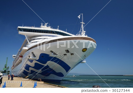 Diamond Princess who entered Toyama / Fushiki Port 30127344