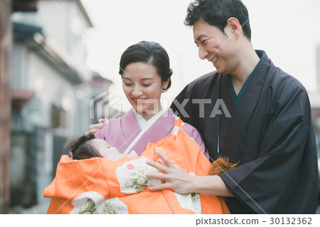 shrine visit, baby, infant 30132362