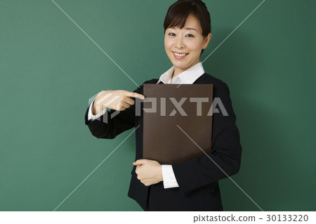 Female teacher Female teacher 30133220