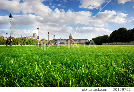 Lawn near Les Invalides Lawn near Les Invalides 30139792