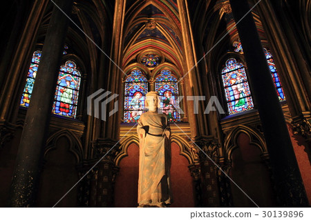 Paris: Statue of Mary of Sainte-Chapelle 30139896