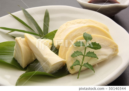 Bamboo shoot's sashimi 30140344