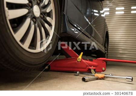 Tire exchange 30140678