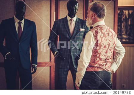 Senior client in a tailor's workshop 30149788