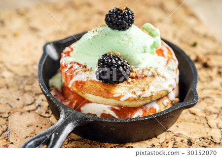 sweet pancakes sweet pancakes 30152070