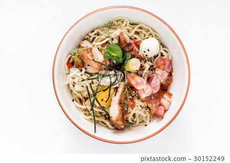noodle with chicken 30152249