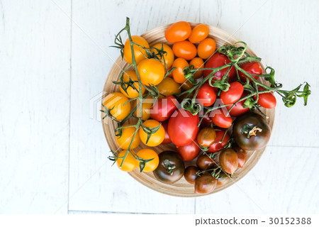 colorful tomatoes 30152388