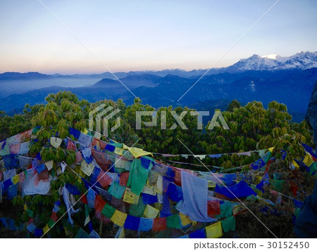 Poonhill的早晨。天空是藍色的 Poonhill的早晨。天空是藍色的 30152450