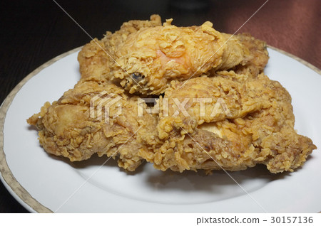 Thai cuisine , Fried chicken on white disk 30157136