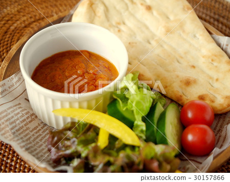 Keema curry and Nan 30157866