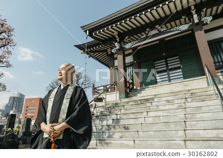 a visit to a grave  30162802