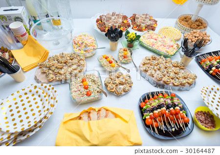 appetizer at wedding table 30164487