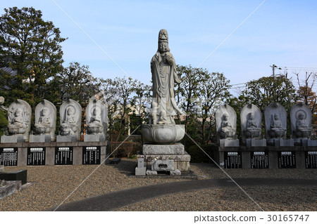 佛像在大廳前排成一排 30165747