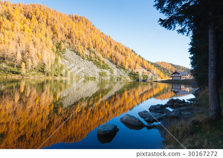 Autumn panorama from Italian Alps Autumn panorama from Italian Alps 30167272