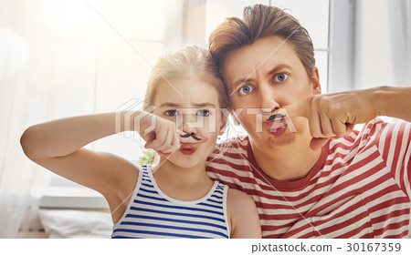 father and daughter play father and daughter play 30167359