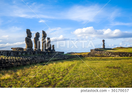 Moais statues, ahu ko te riku, easter island Moais statues, ahu ko te riku, easter island 30170037