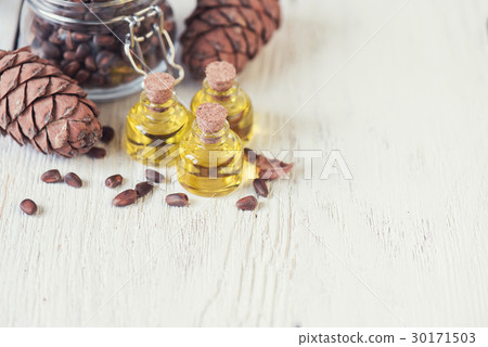 Oil of cedar nuts 30171503