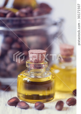 Oil of cedar nuts 30171507