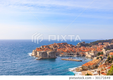 Old city of Dubrovnik and coastline 30171649