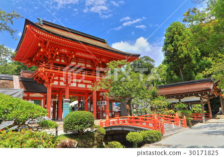 Kamigamo神社花門 30171825