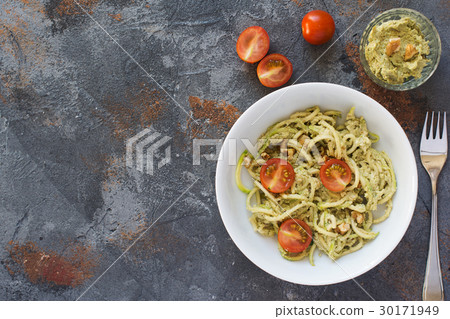 Spiralized courgette pasta on the grey table 30171949