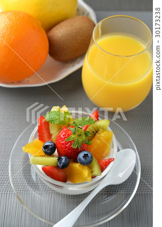 Fruit yogurt and orange juice Fruit yogurt and orange juice 30173238