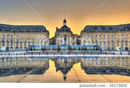 Place de la Bourse reflecting from the water 30173600