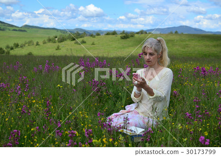 Lady with Cell Phone Lady with Cell Phone 30173799
