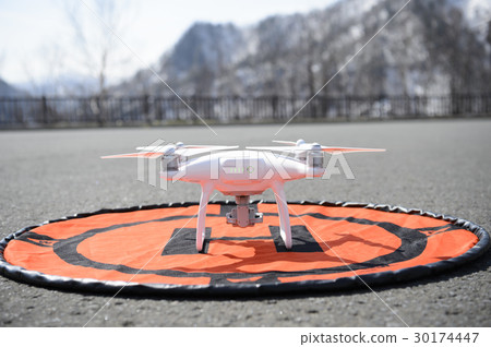 無人機和直升機停機坪 30174447