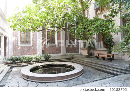 The University of Hong Kong 30182793