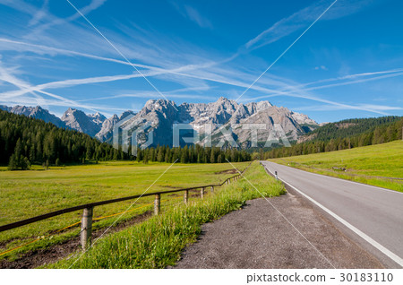 Road to Lake Misurina, Dolomites, Italy. 30183110