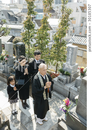 參觀墳墓 30185307