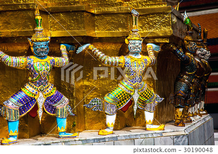 Temple guardian in the Royal Palace of Bangkok Tha Temple guardian in the Royal Palace of Bangkok Tha 30190048