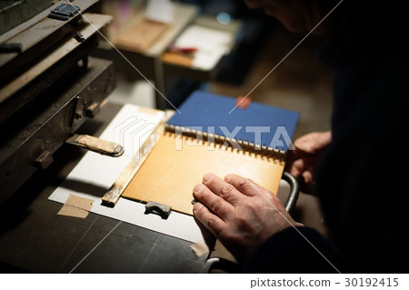 Making craftsmen Making craftsmen 30192415