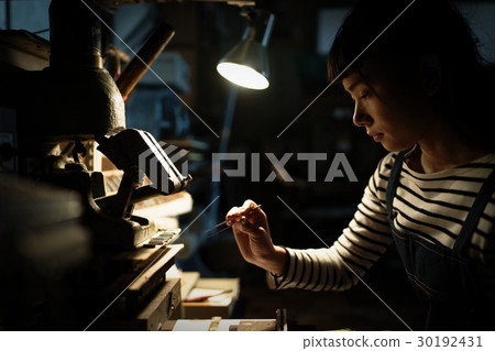 工匠女人 工匠女人 30192431