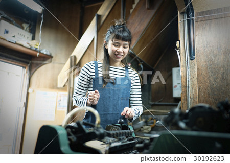 工匠女人 30192623