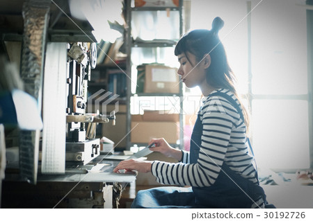 工匠女人 30192726