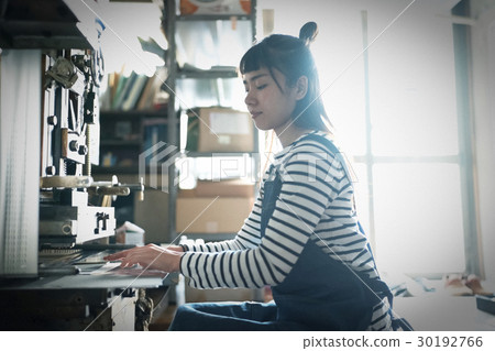 工匠女人 30192766