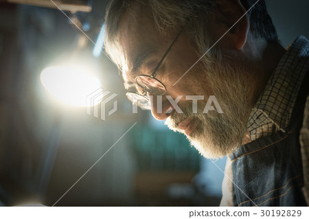 工匠男人 30192829