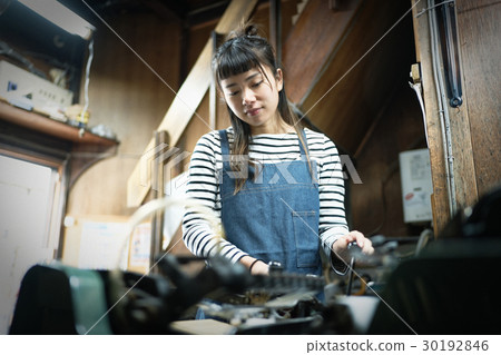 工匠女人 30192846