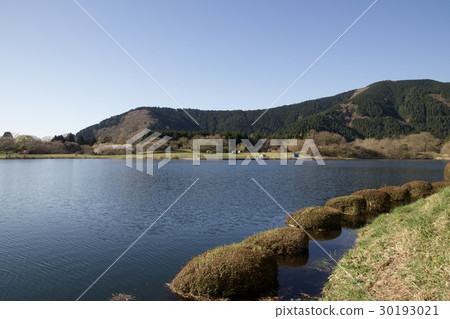 傳播藍天的湖Tanuki 30193021