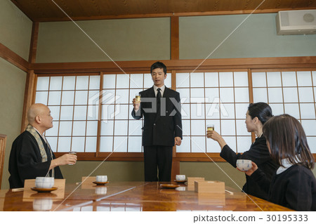 參觀墳墓 30195333