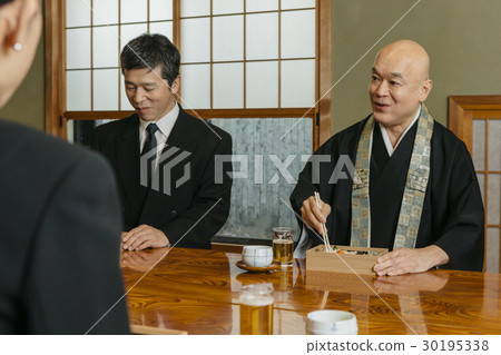 參觀墳墓 30195338