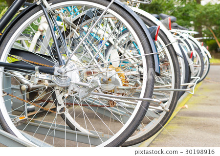 Bicycle parking space 30198916